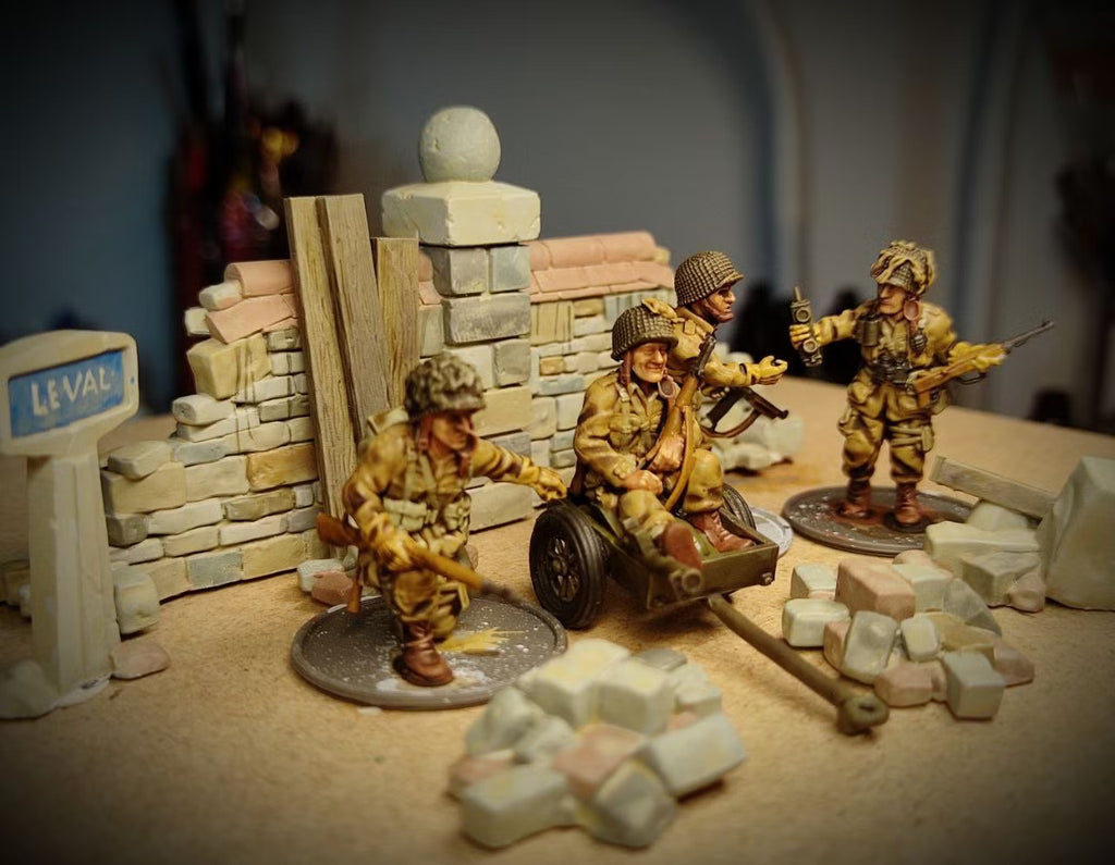 Col. Muller US AIRBORNE Colonel and HQ Set (terrain not included)