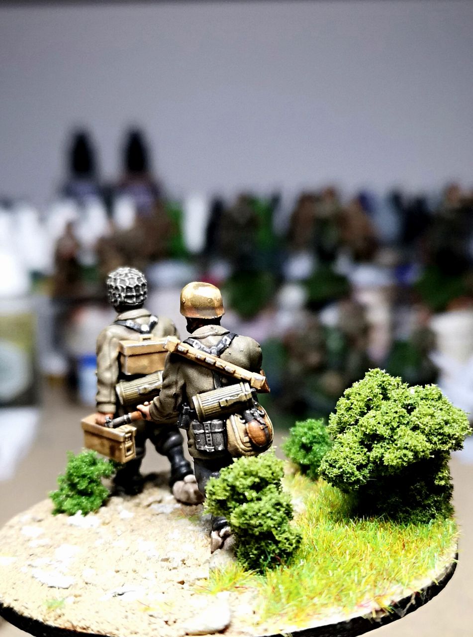 Col.Muller German Fallschirmjager LMG 42 Team 2