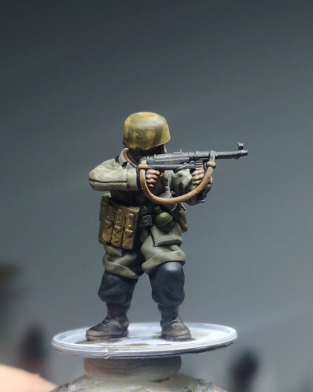 Col.Muller German Paratrooper Firing MP40