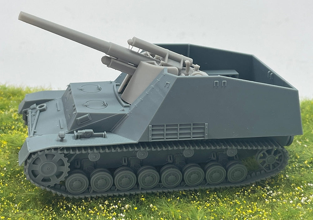 NSM HUMMEL SPG & AMMO Carrier (Germany, WW2)
