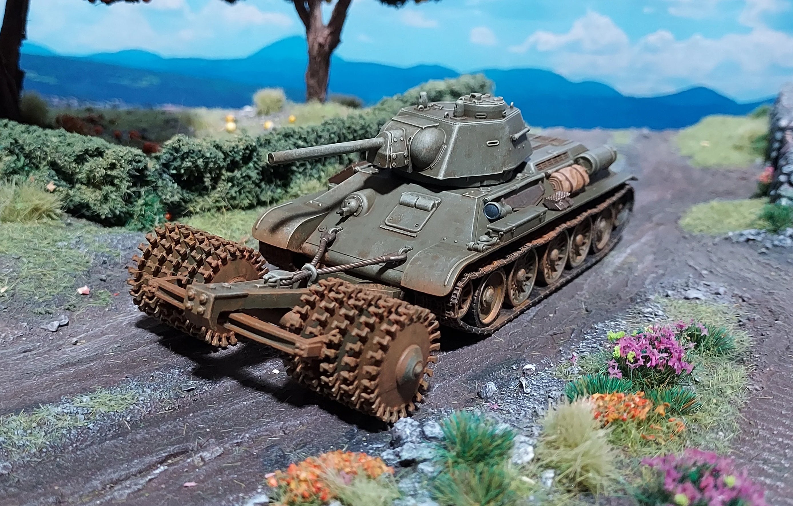 Arvernes T-34/76 m.1943 + PT3 Mine Roller (Soviet, WW2)