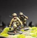 Col. Muller US Airborne LMG Team Moving 2
