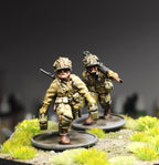 Col. Muller US Airborne LMG Team Moving 2