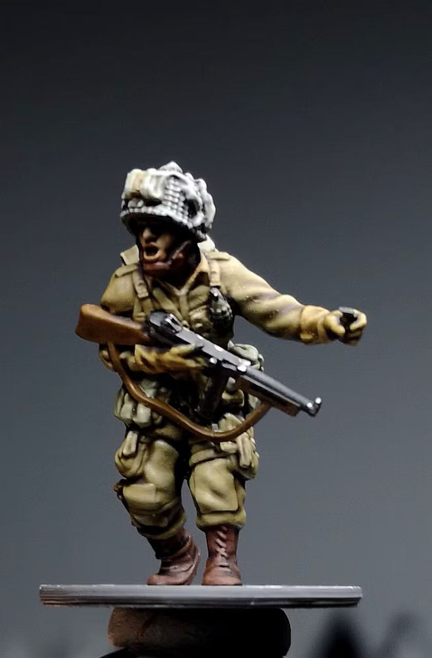 Col. Muller US Paratroopers Officer/NCO SMG & Grenade