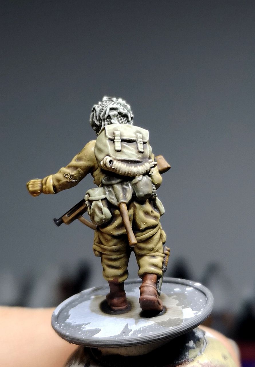 Col. Muller US Paratroopers Officer/NCO SMG & Grenade