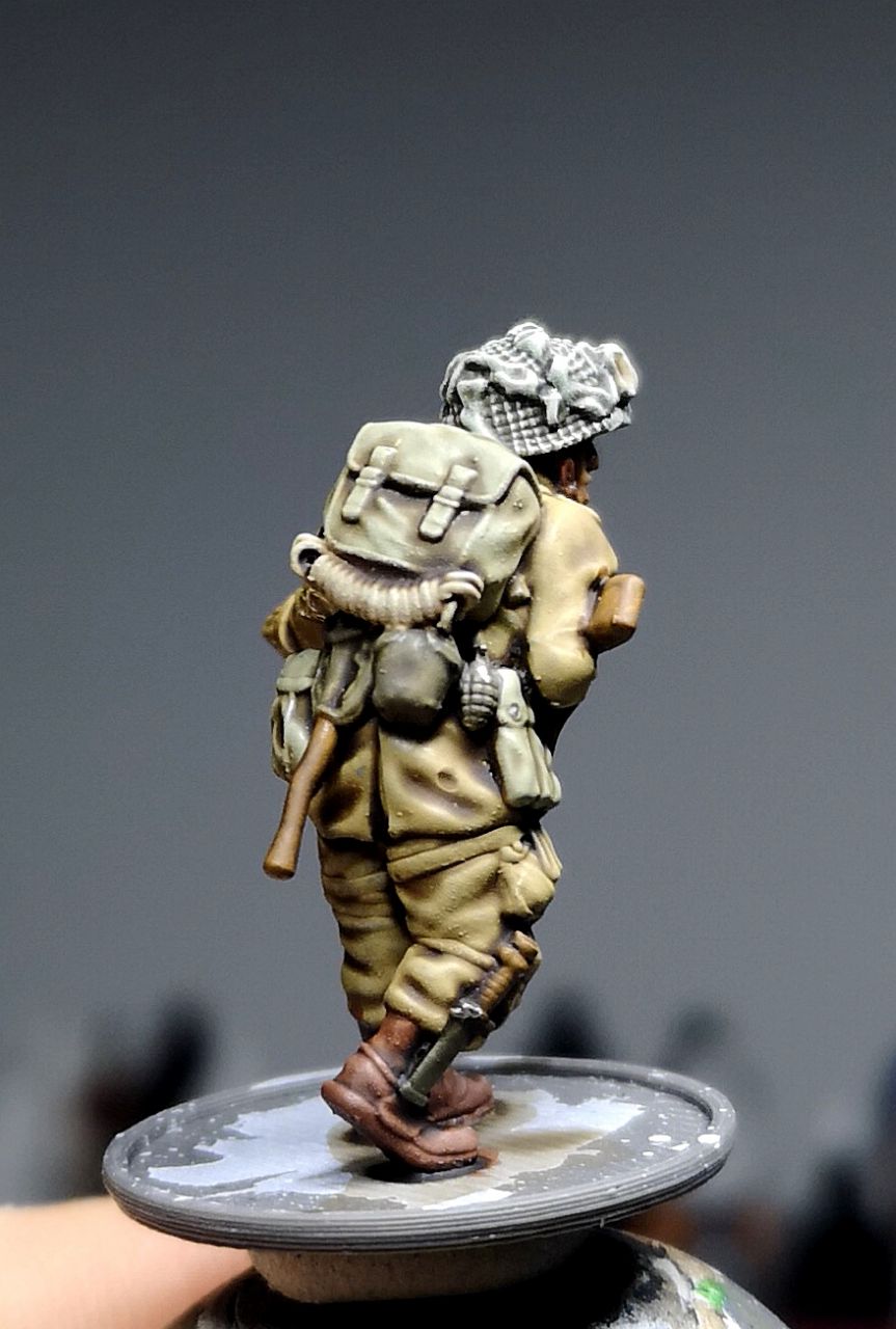 Col. Muller US Paratroopers Officer/NCO SMG & Grenade