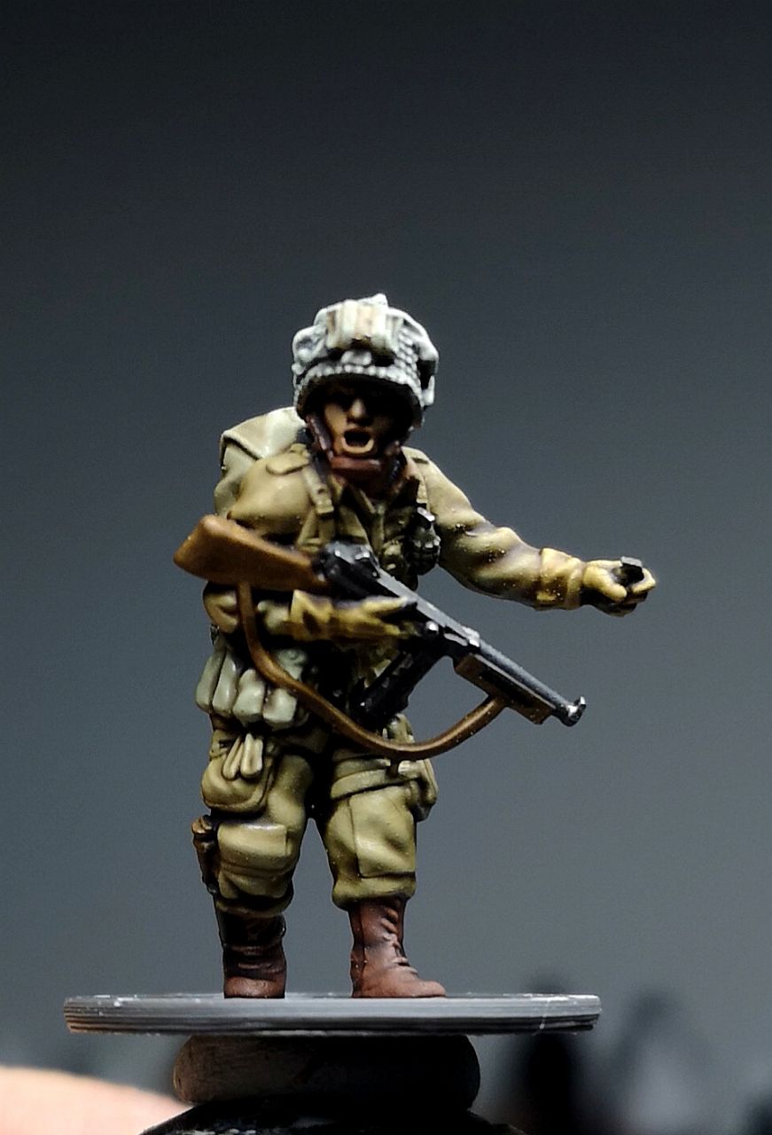 Col. Muller US Paratroopers Officer/NCO SMG & Grenade