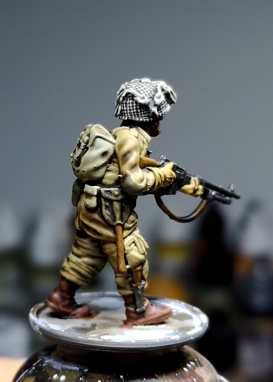 Col. Muller US US Paratroopers With BAR
